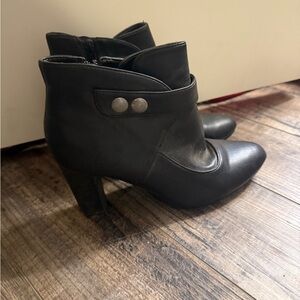 Elegant Black Ankle Boots